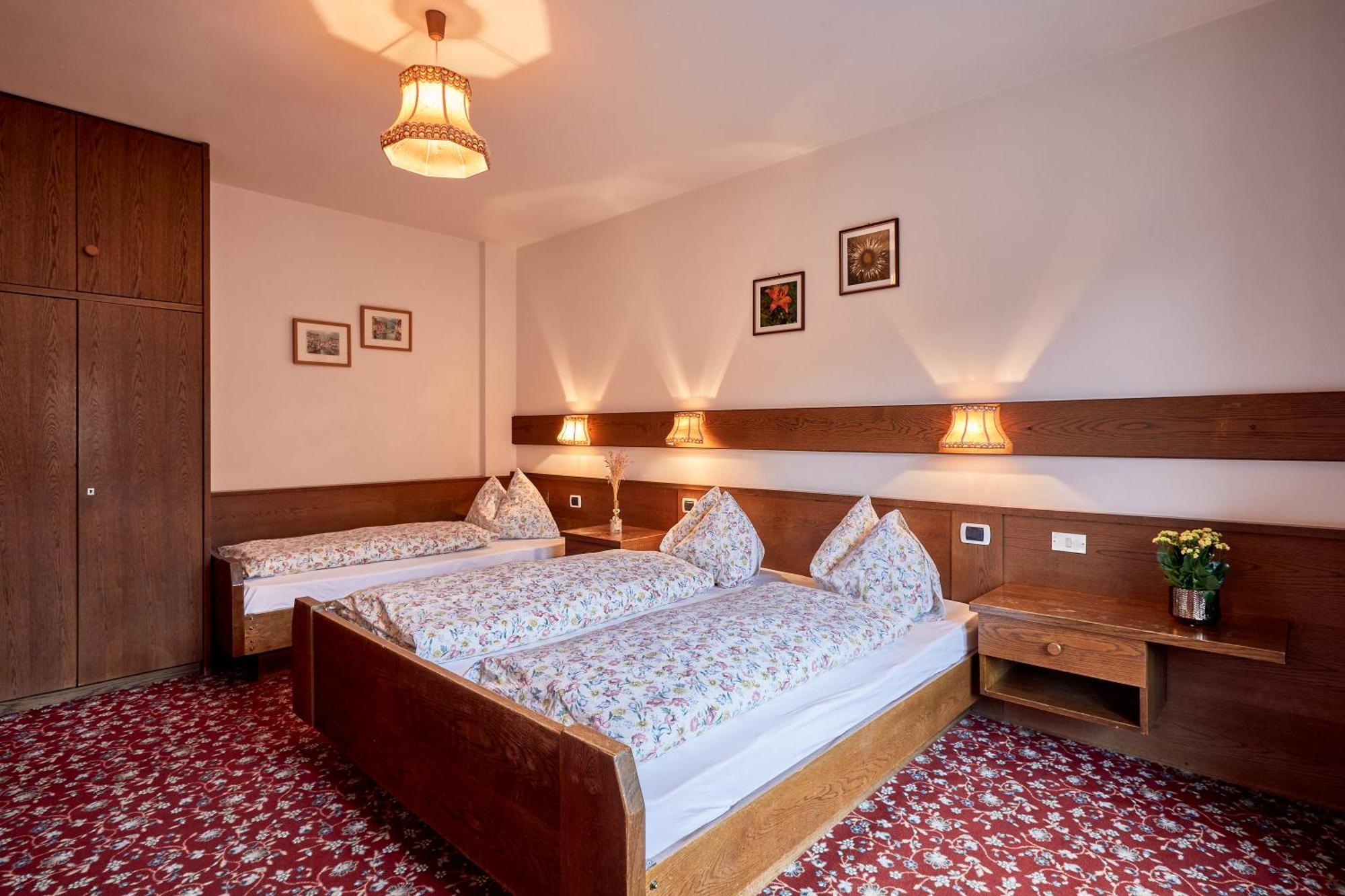Ferienpension Zummuellerhof Natz-Schabs Room photo